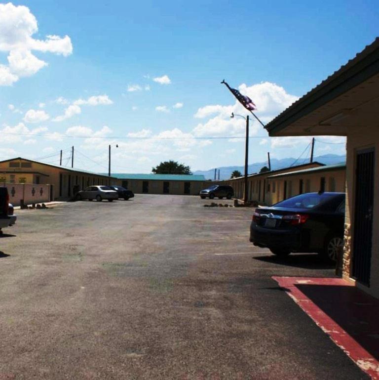 Thatcher Hwy Express Inn And Suites מראה חיצוני תמונה